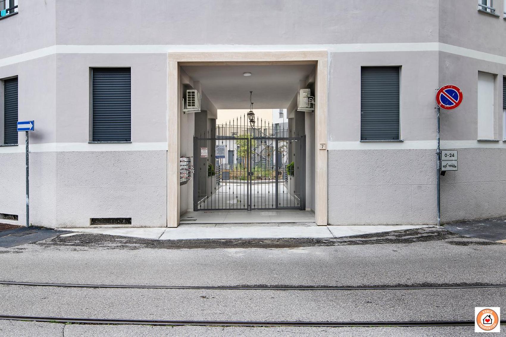 Borgo Milanese - Bocconi 15 Minuti Apartment Ngoại thất bức ảnh